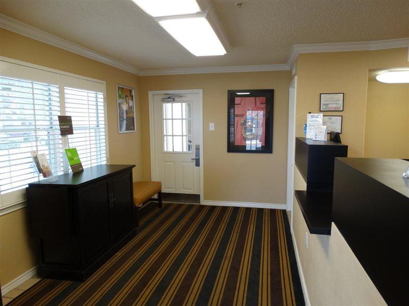 Extended Stay America Suites - Fort Lauderdale - Tamarac Lauderdale Lakes Exterior photo