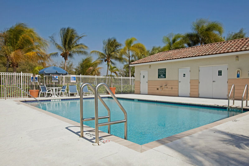 Extended Stay America Suites - Fort Lauderdale - Tamarac Lauderdale Lakes Exterior photo